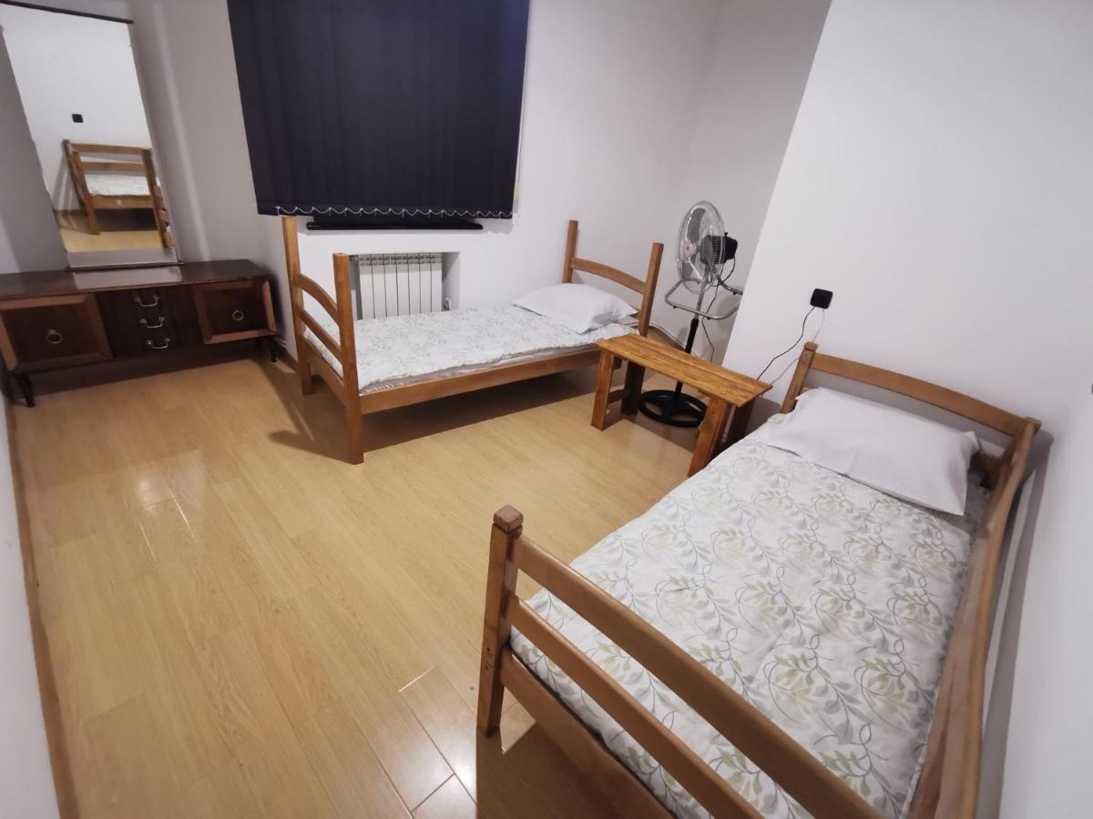 4 Friends Hostel Jerevan Exteriör bild